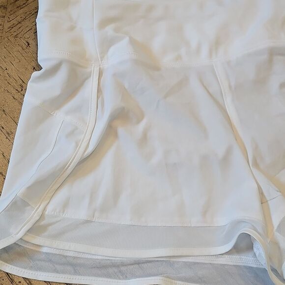 White trim Detail shorts Size M Calia NWT - Picture 3 of 13